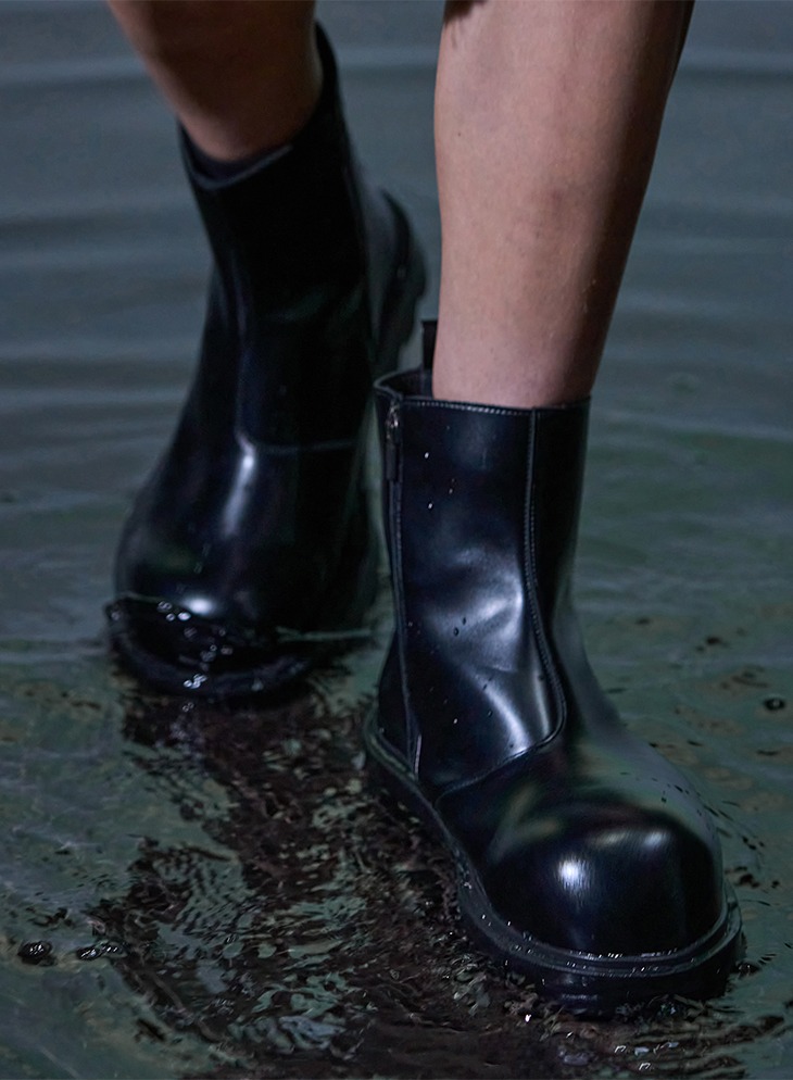 BOLTED CHELSEA RAINBOOTS [BLACK]